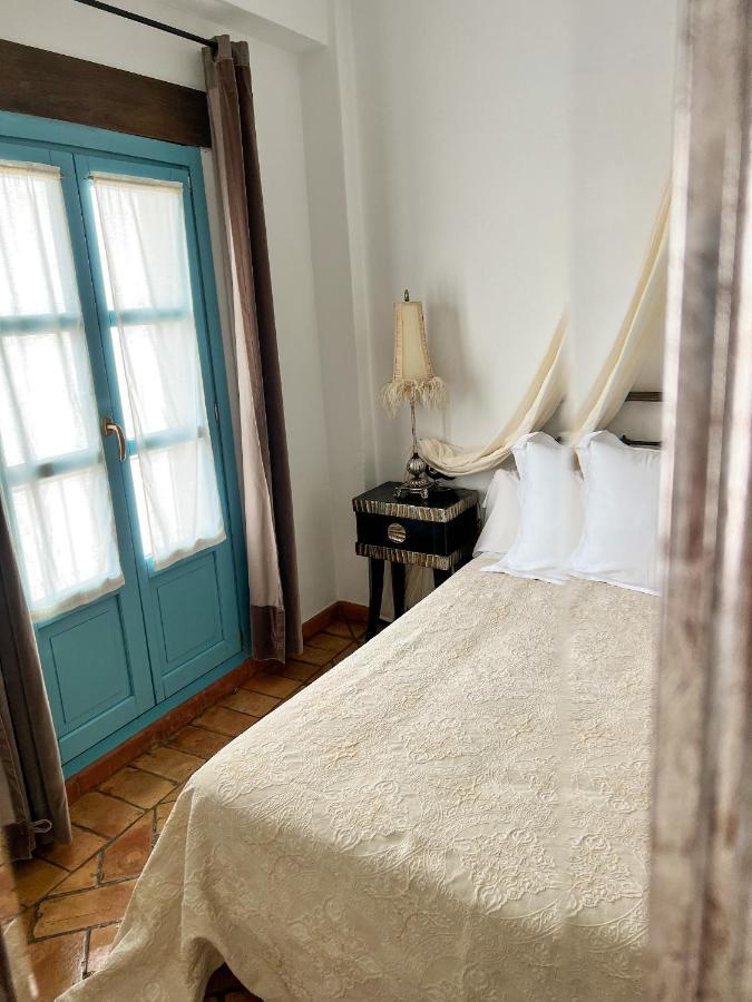 Hostal Servilia Carmona  Eksteriør billede