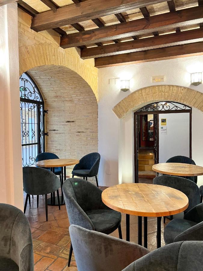 Hostal Servilia Carmona  Eksteriør billede