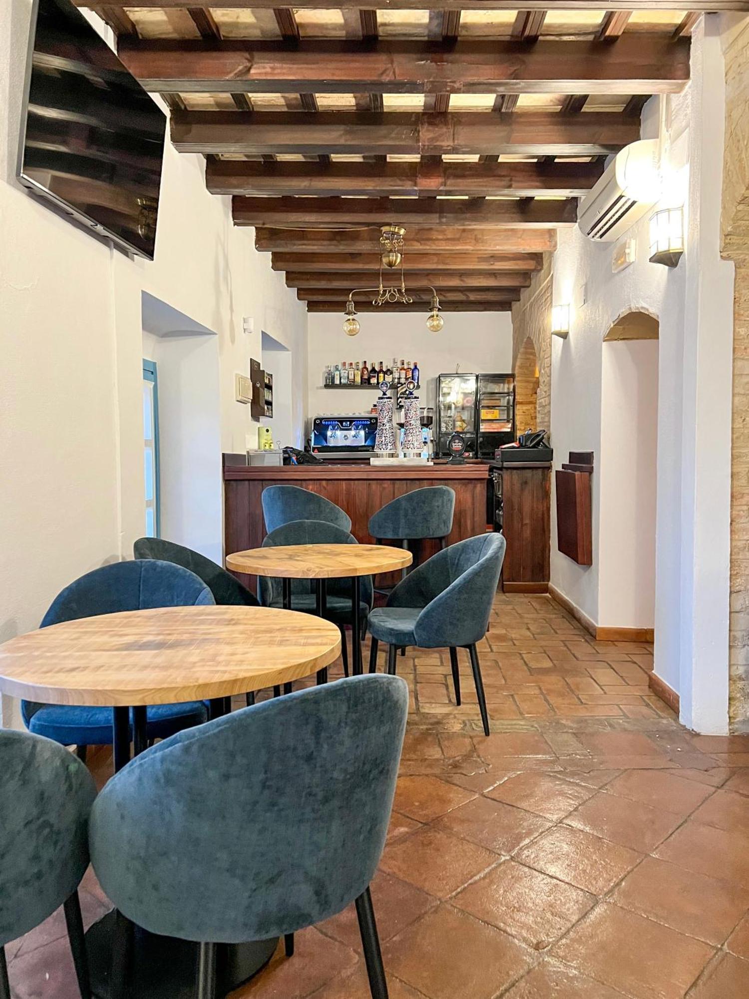 Hostal Servilia Carmona  Eksteriør billede