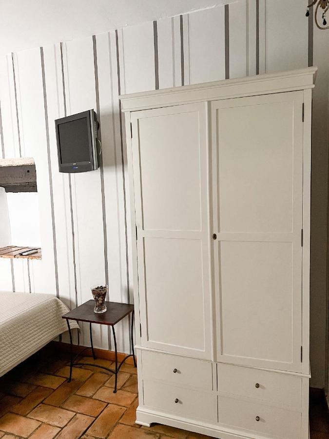 Hostal Servilia Carmona  Eksteriør billede