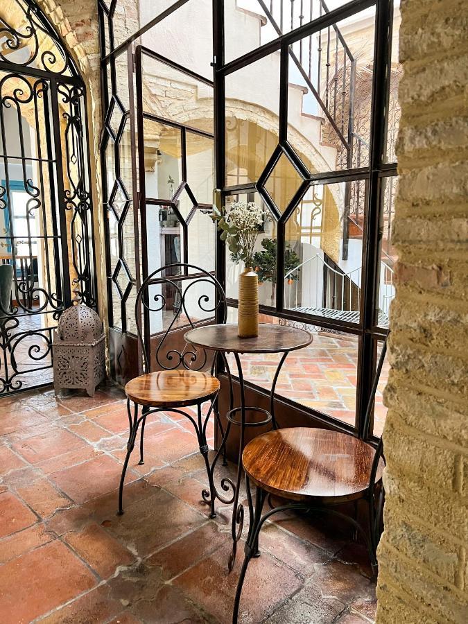 Hostal Servilia Carmona  Eksteriør billede