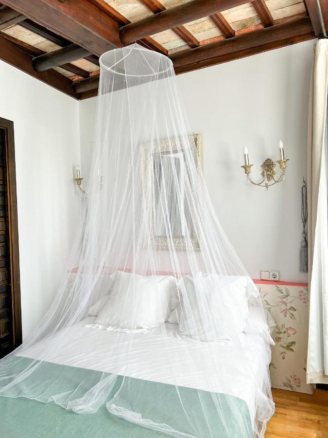 Hostal Servilia Carmona  Eksteriør billede