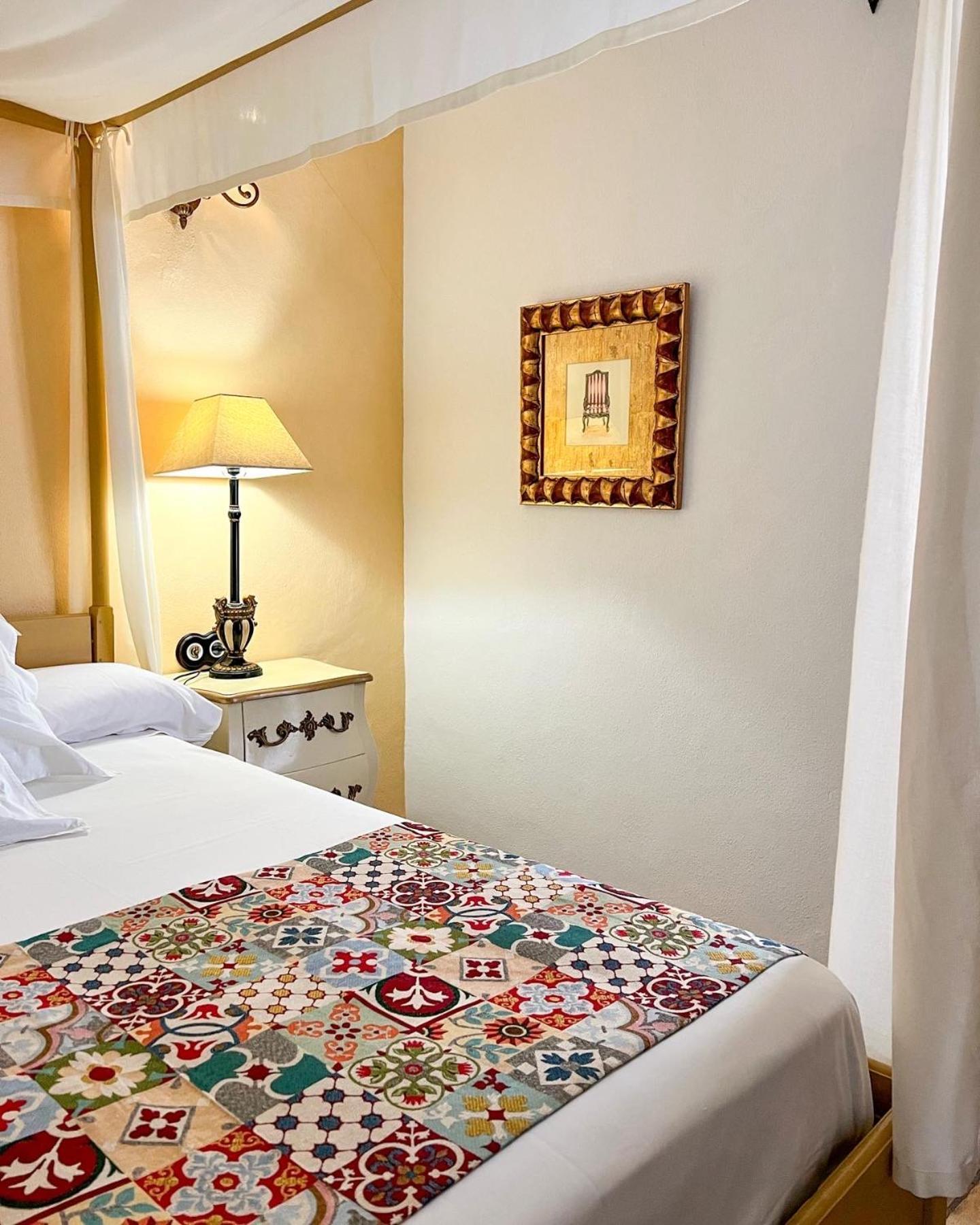 Hostal Servilia Carmona  Eksteriør billede