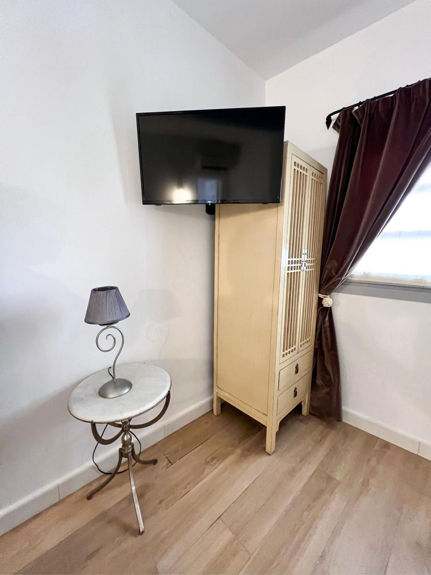 Hostal Servilia Carmona  Eksteriør billede